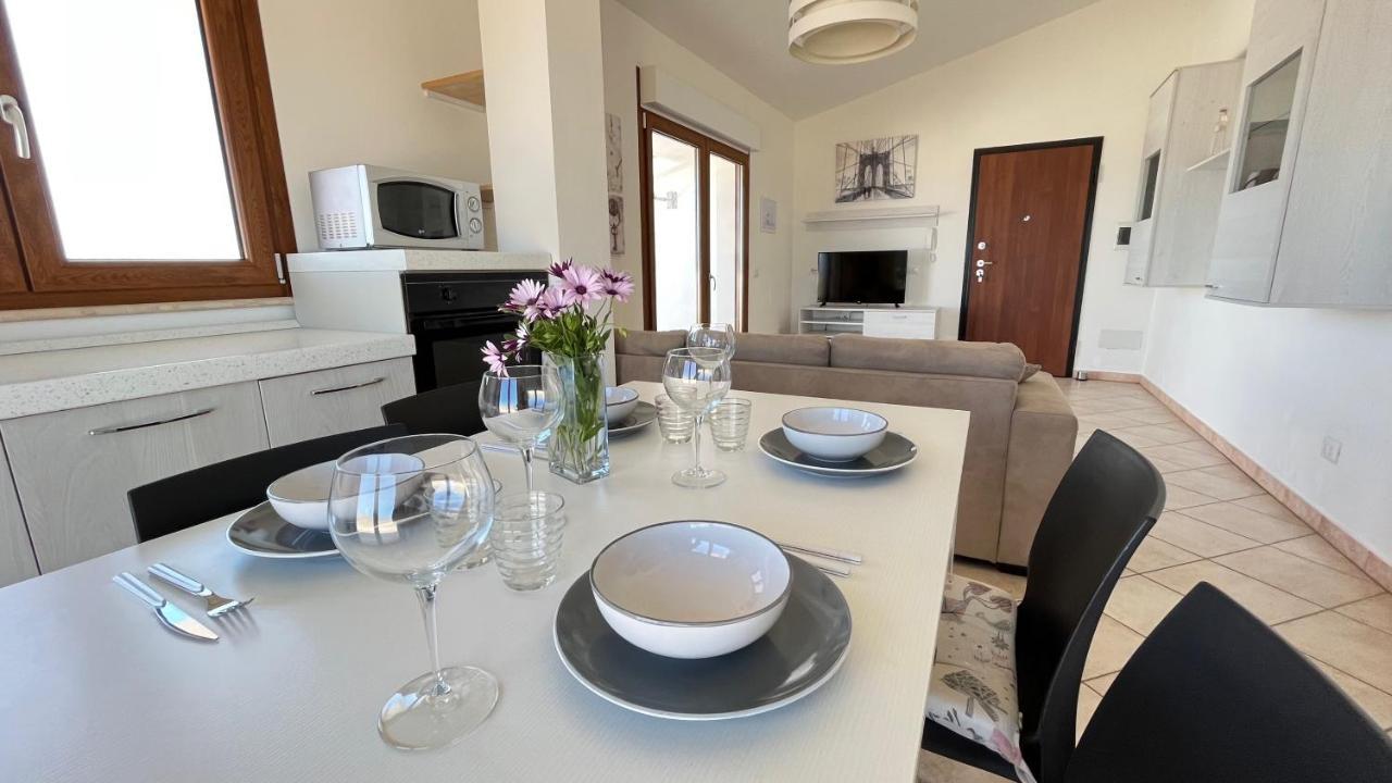 Attici Con Terrazzo Vista Mare Leilighet Calasetta Eksteriør bilde