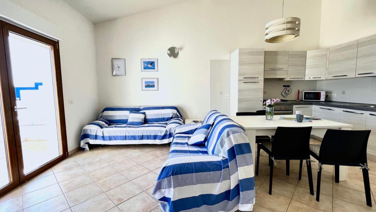 Attici Con Terrazzo Vista Mare Leilighet Calasetta Eksteriør bilde